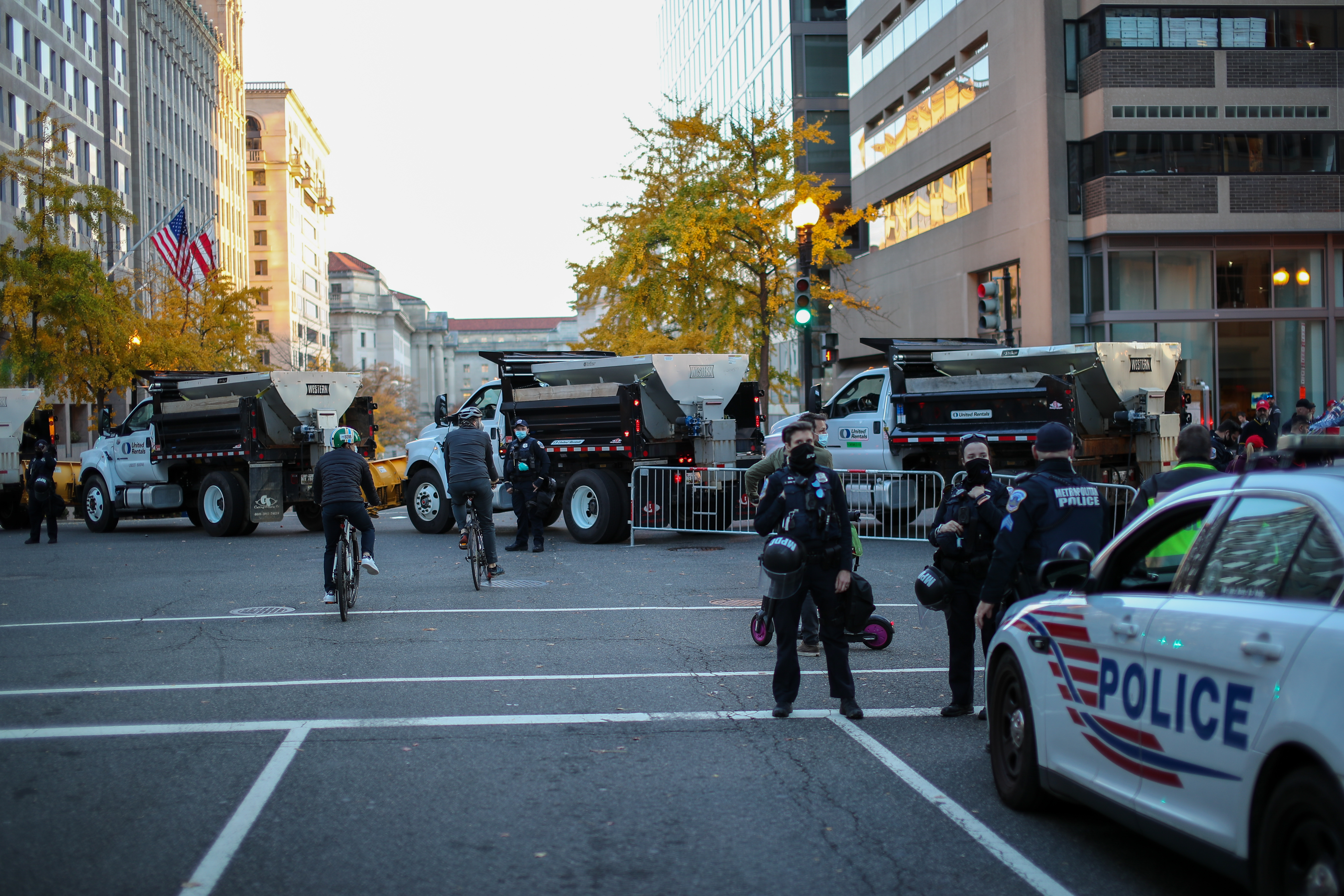  بەوێنە و ڤیدیۆ.. خۆپیشاندانی لایەنگرانی ترەمپ لە واشنتن 